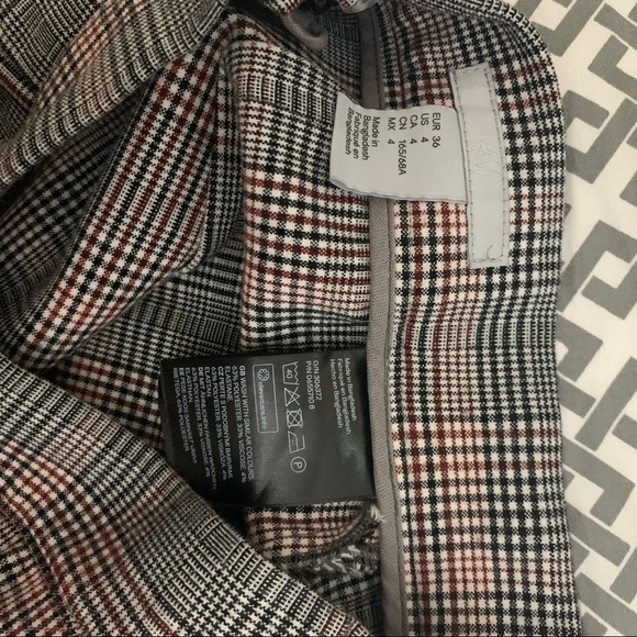 H&M Plaid Grey and Red Midi Skirt - Picture 4 of 4